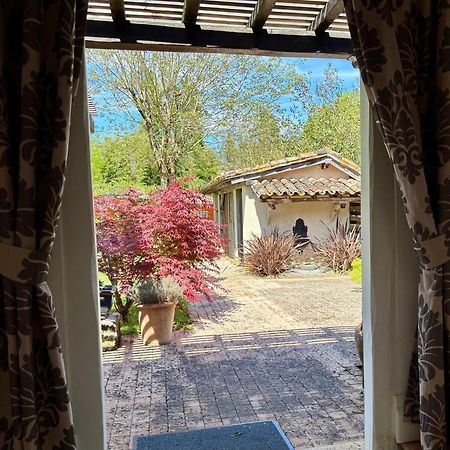Bed and Breakfast Domaine Des Monges Saint-Seurin-de-Prats Esterno foto