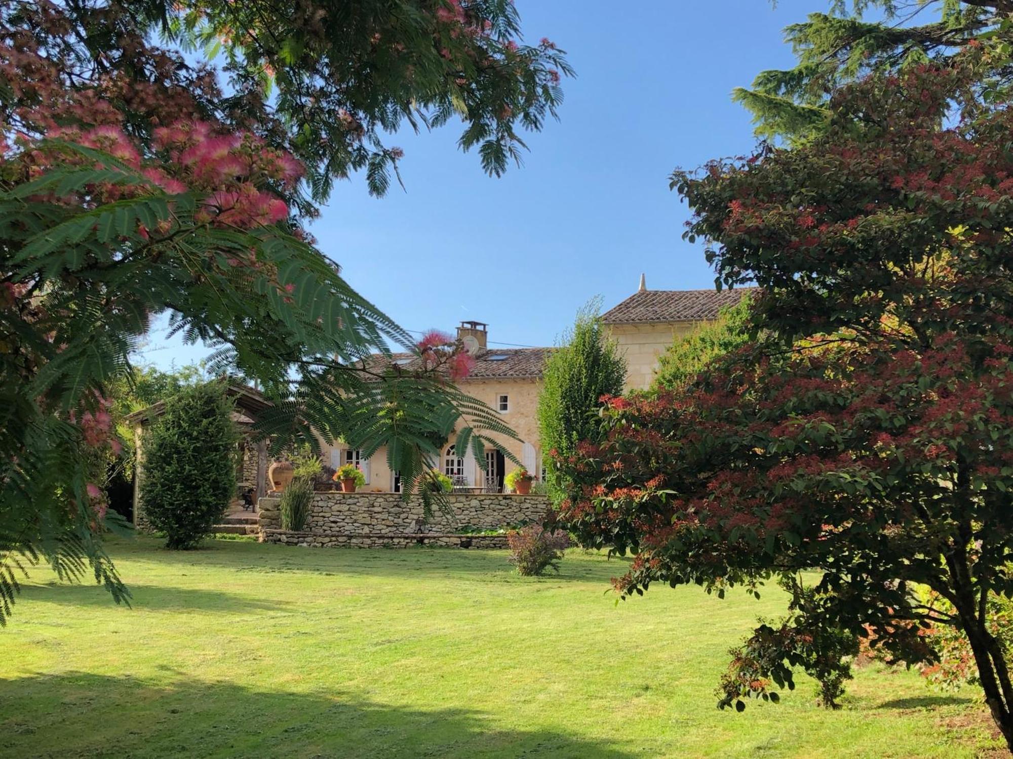 Domaine Des Monges Bed and Breakfast Saint-Seurin-de-Prats Esterno foto