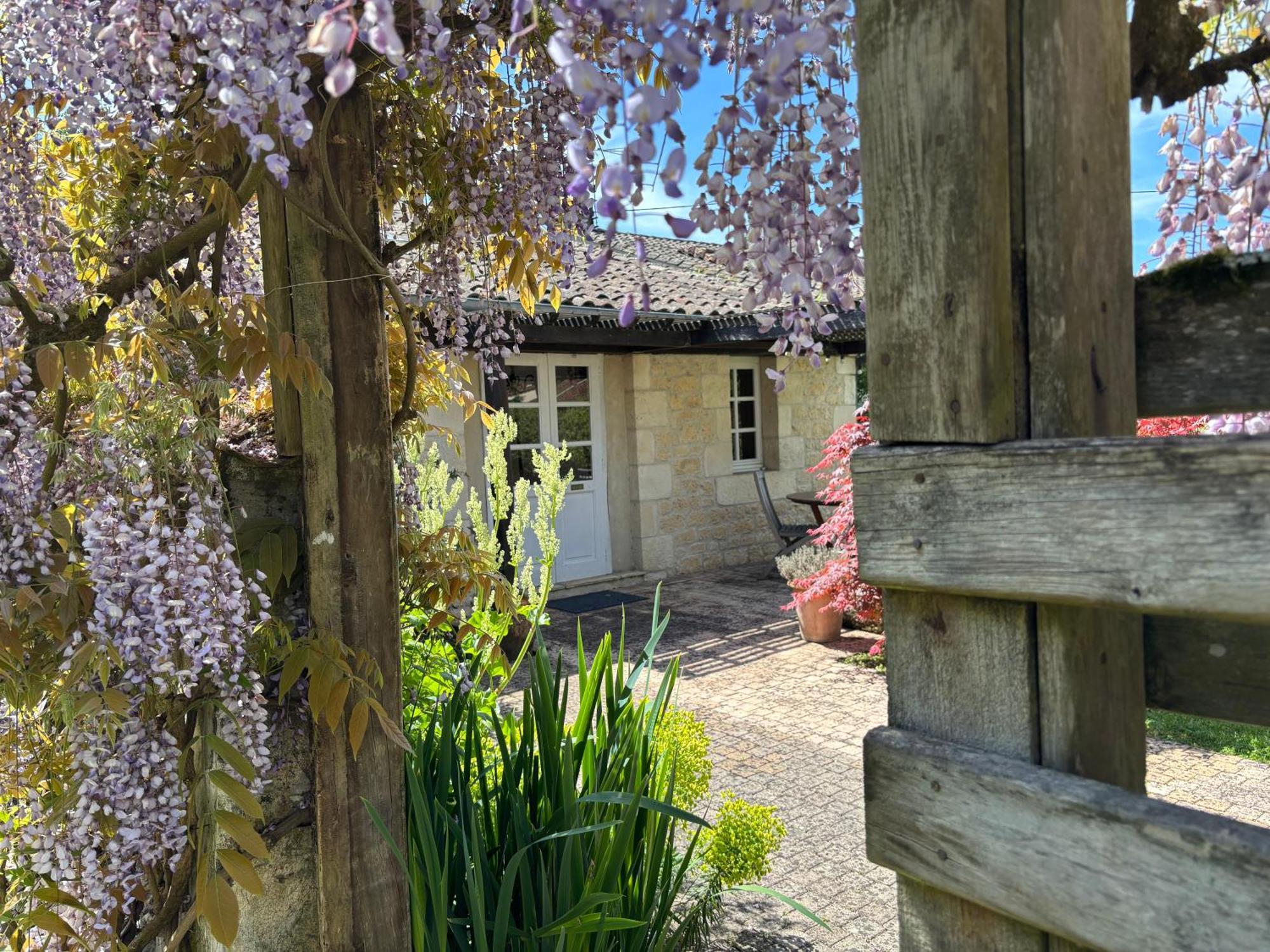 Bed and Breakfast Domaine Des Monges Saint-Seurin-de-Prats Esterno foto